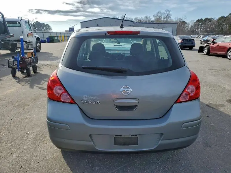 2010 NISSAN VERSA S  
