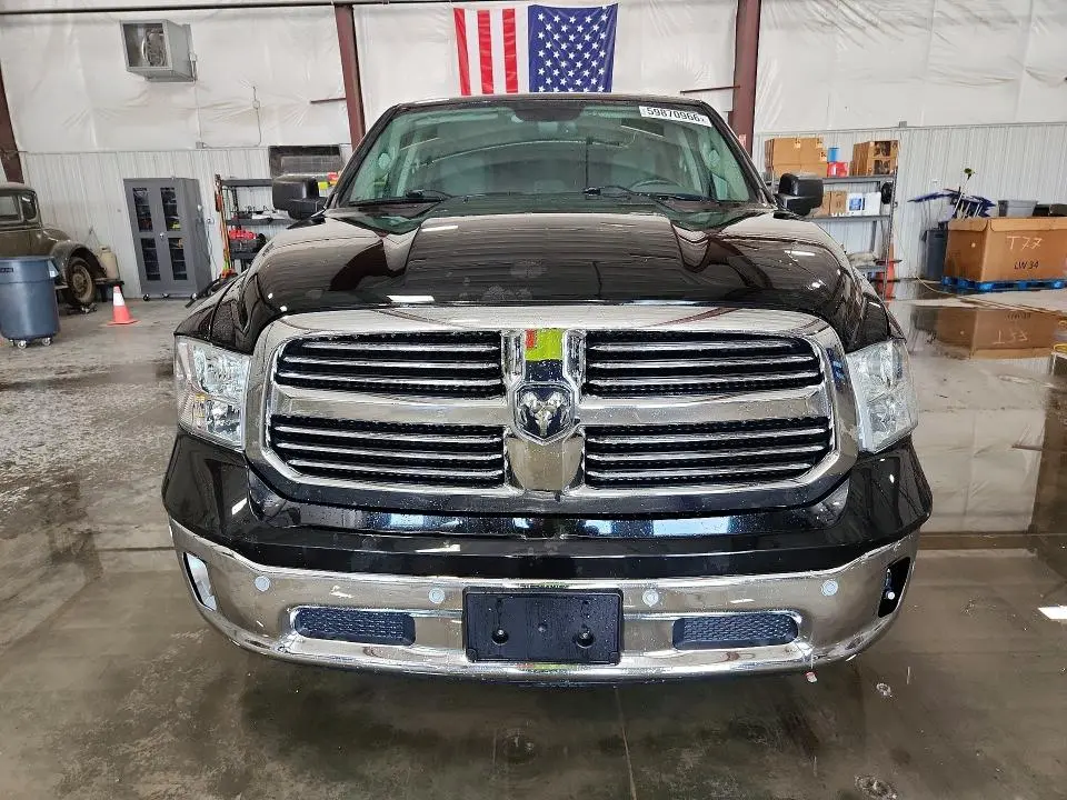2018 RAM 1500 SLT  