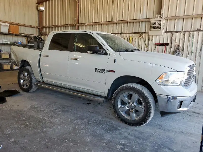 2016 RAM 1500 SLT
