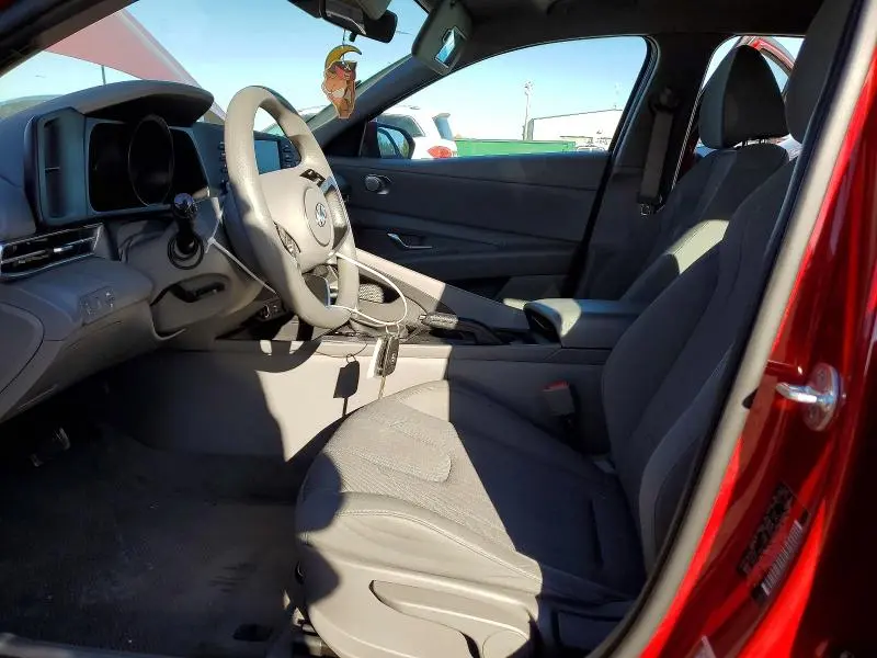 2022 HYUNDAI ELANTRA SE  