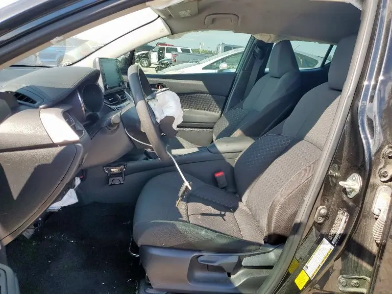 2021 TOYOTA C-HR XLE  