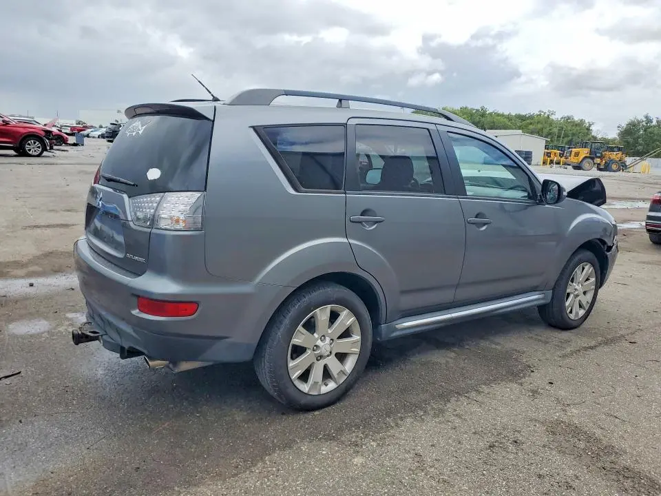 2012 MITSUBISHI OUTLANDER SE  