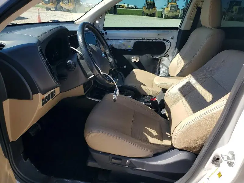 2017 MITSUBISHI OUTLANDER SE  