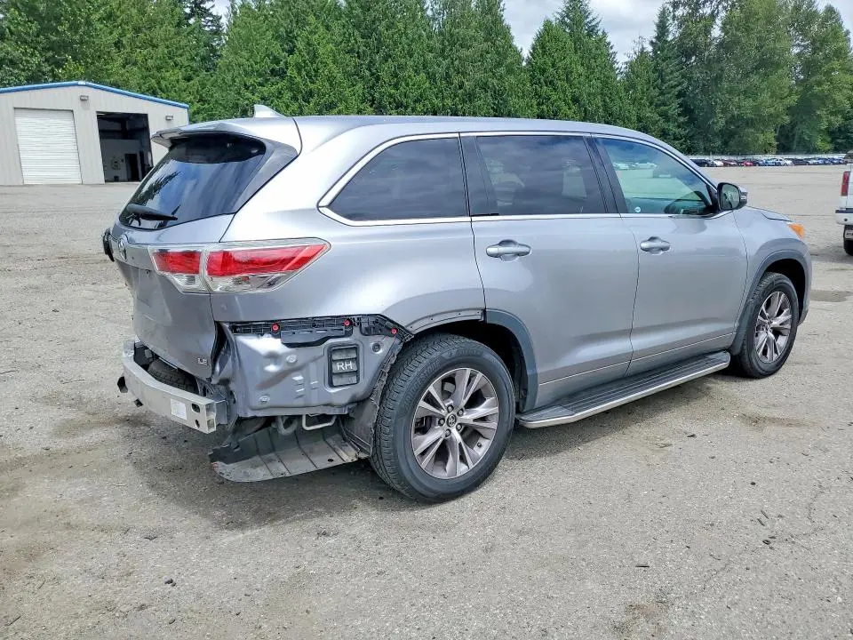 2016 TOYOTA HIGHLANDER LE PLUS  