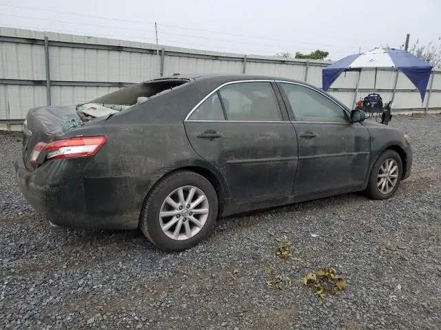 2011 TOYOTA CAMRY SE  