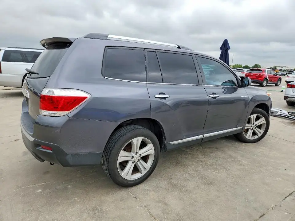 2013 TOYOTA HIGHLANDER LIMITED  