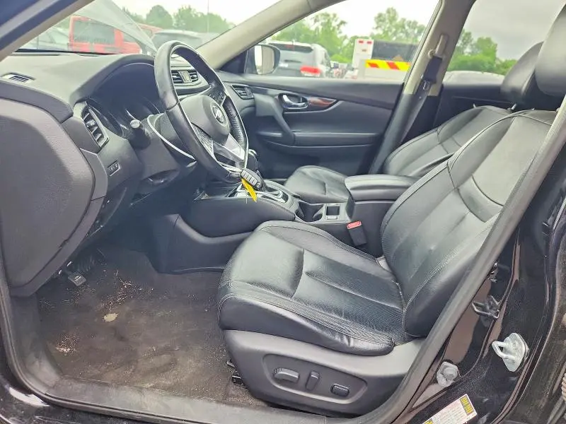 2017 NISSAN ROGUE SL  