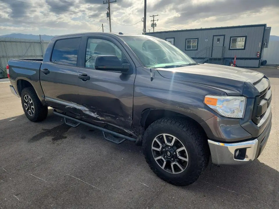 2016 TOYOTA TUNDRA SR5  
