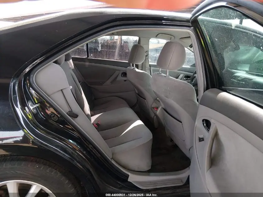 2011 TOYOTA CAMRY LE