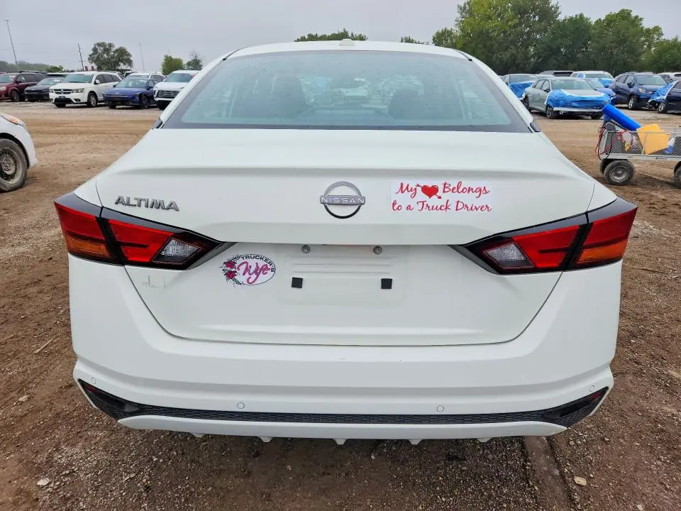 2025 NISSAN ALTIMA SV  