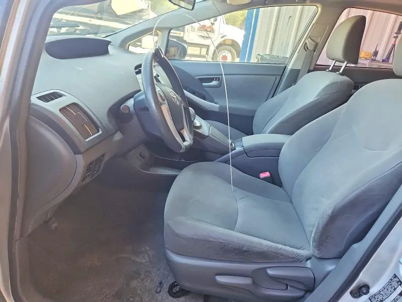 2010 TOYOTA PRIUS III  