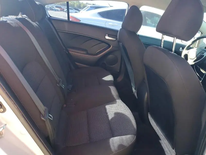 2017 KIA FORTE LX  