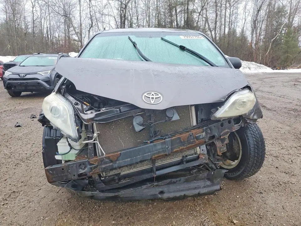 2015 TOYOTA SIENNA L 7-PASSENGER  