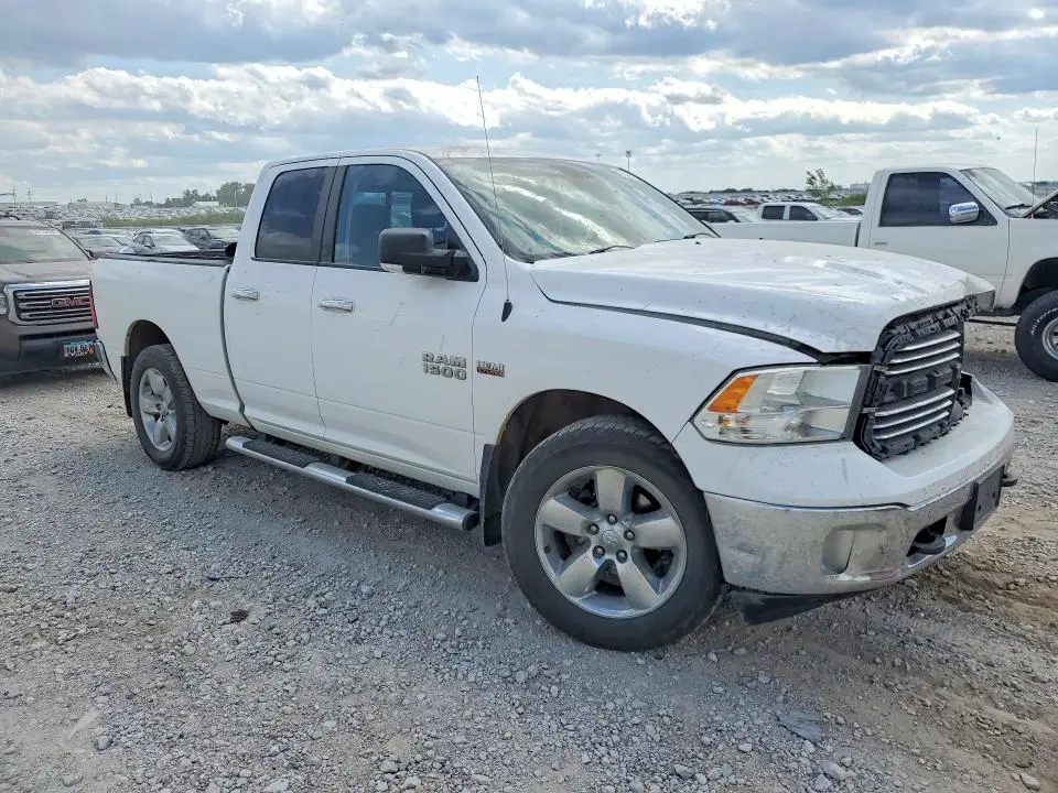 2015 RAM 1500 SLT  