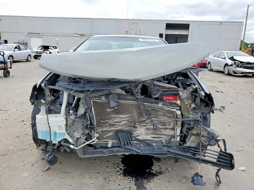 2014 TOYOTA CAMRY XLE  