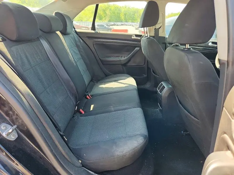 2010 VOLKSWAGEN JETTA S   
