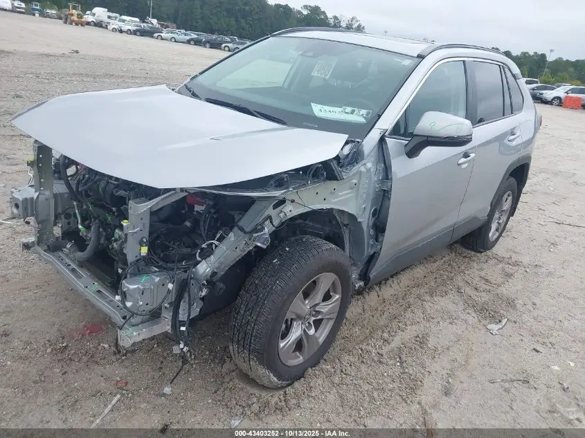 2025 TOYOTA RAV4 XLE