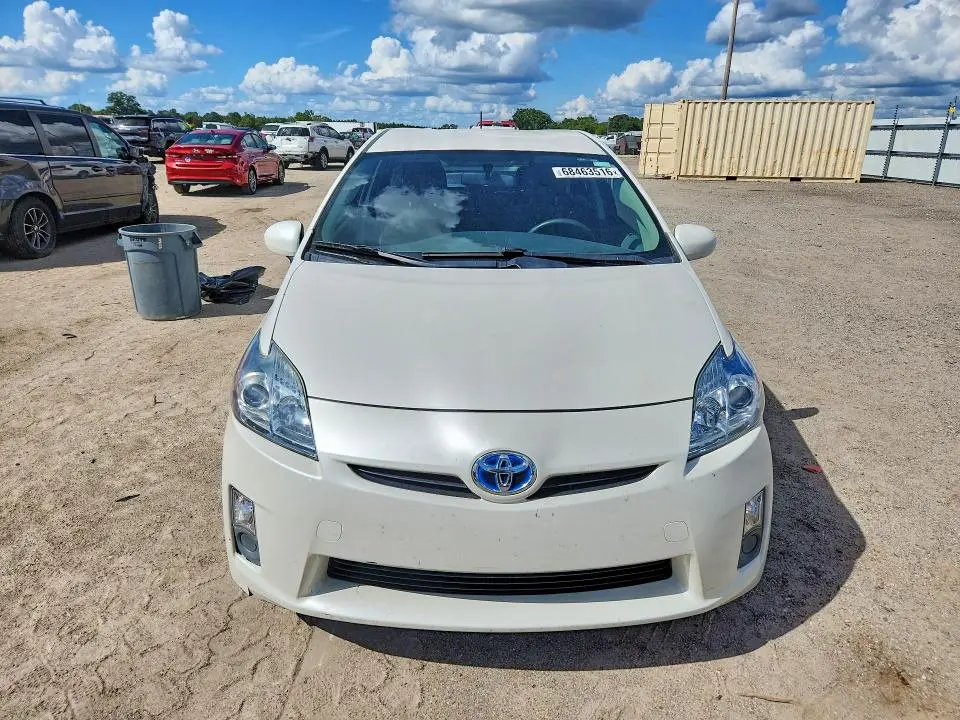 2010 TOYOTA PRIUS III  