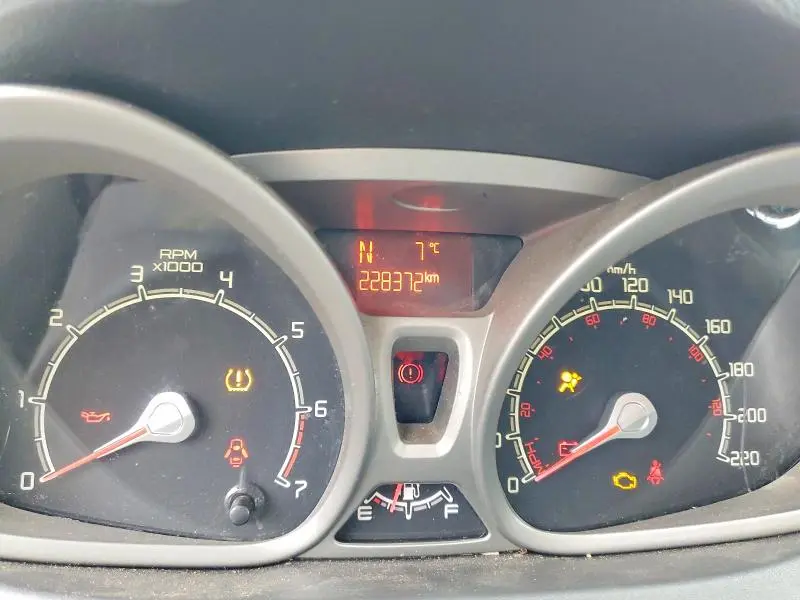 2011 FORD FIESTA SES  