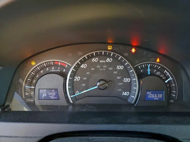 2015 TOYOTA CAMRY LE  