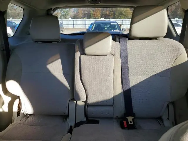 2011 MITSUBISHI OUTLANDER SE  