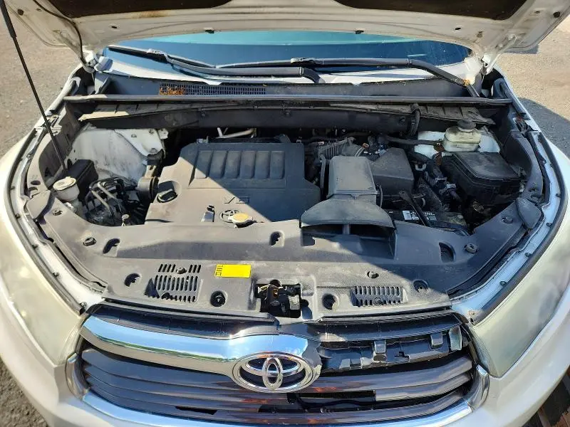 2015 TOYOTA HIGHLANDER LE PLUS  