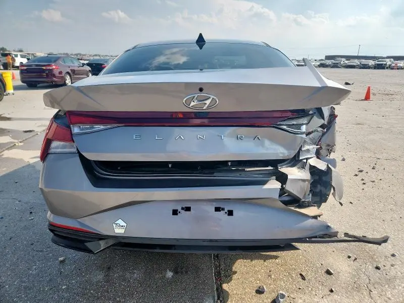 2022 HYUNDAI ELANTRA SEL  