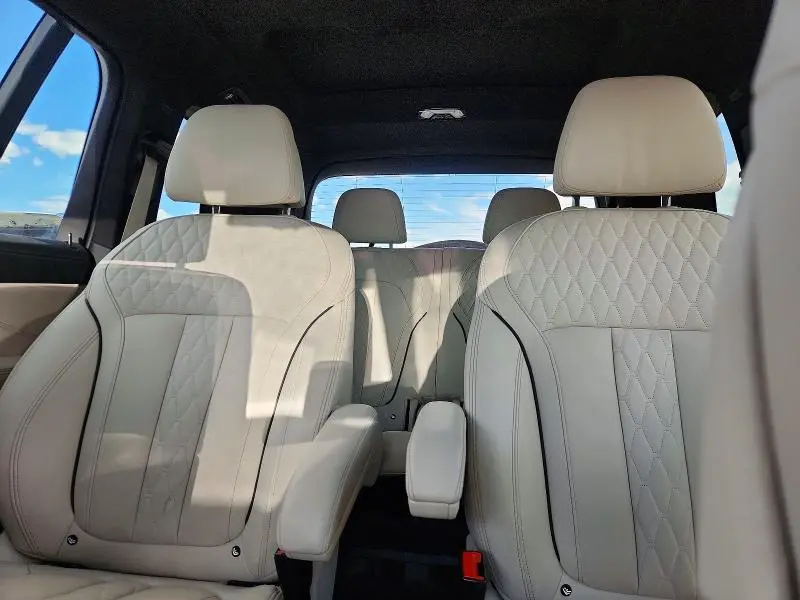 2022 BMW X7 M50I  
