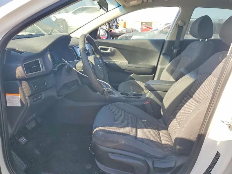 2017 KIA NIRO LX  