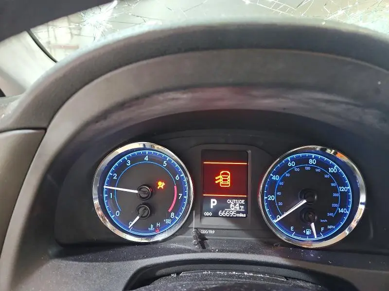 2018 TOYOTA COROLLA LE  