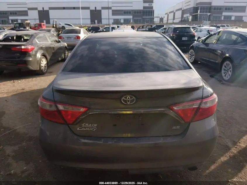 2016 TOYOTA CAMRY SE