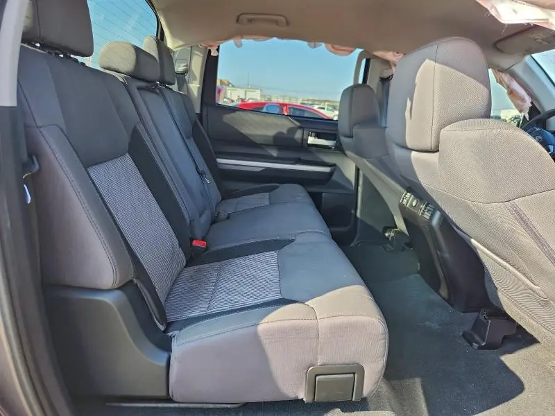 2015 TOYOTA TUNDRA CREWMAX SR5  