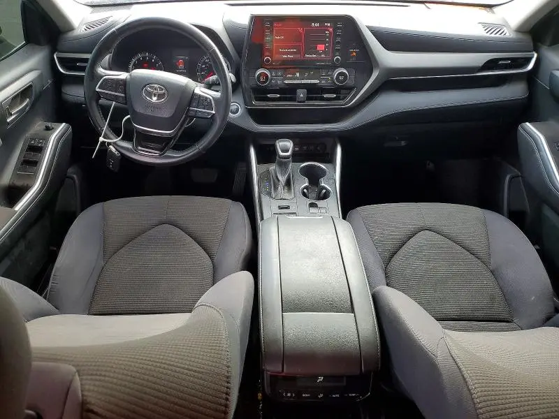 2021 TOYOTA HIGHLANDER LE  