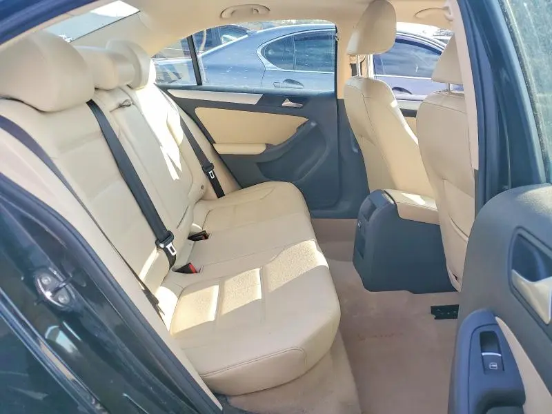 2013 VOLKSWAGEN JETTA SE  