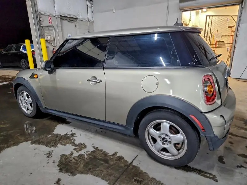 2010 MINI COOPER   