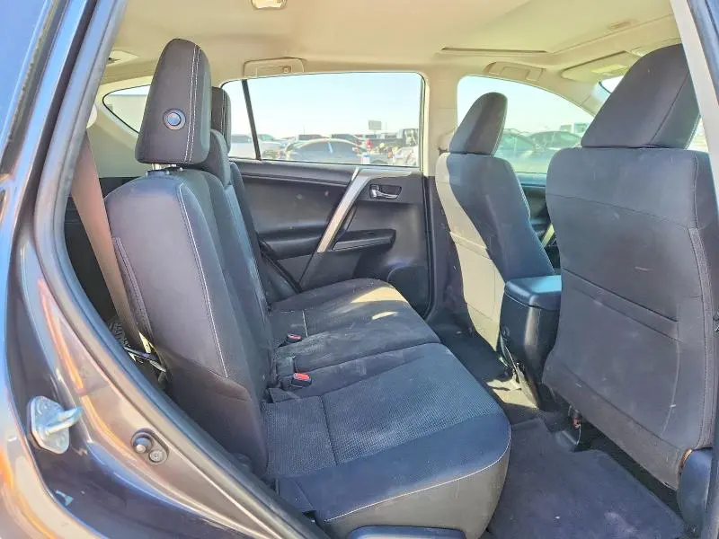 2017 TOYOTA RAV4 XLE  