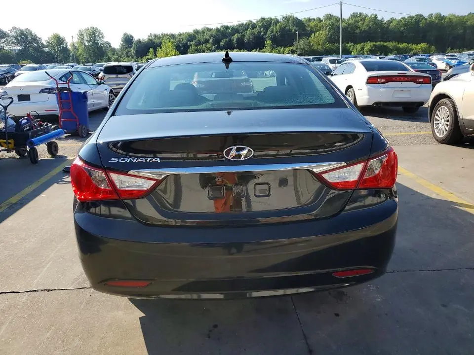 2011 HYUNDAI SONATA GLS  