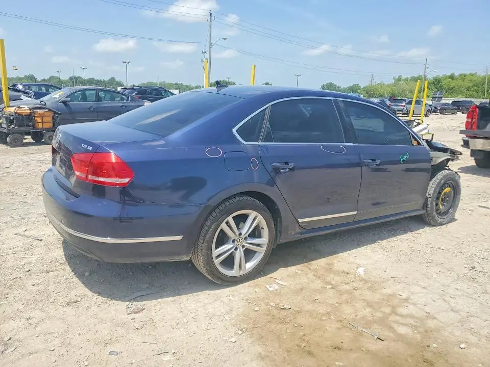 2012 VOLKSWAGEN PASSAT SE  