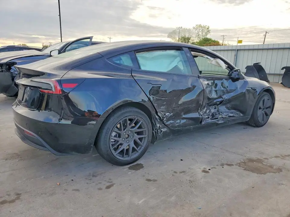 2025 TESLA MODEL 3   
