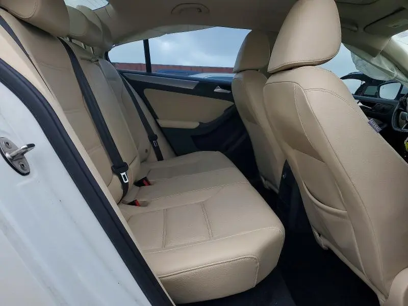2017 VOLKSWAGEN JETTA SE  