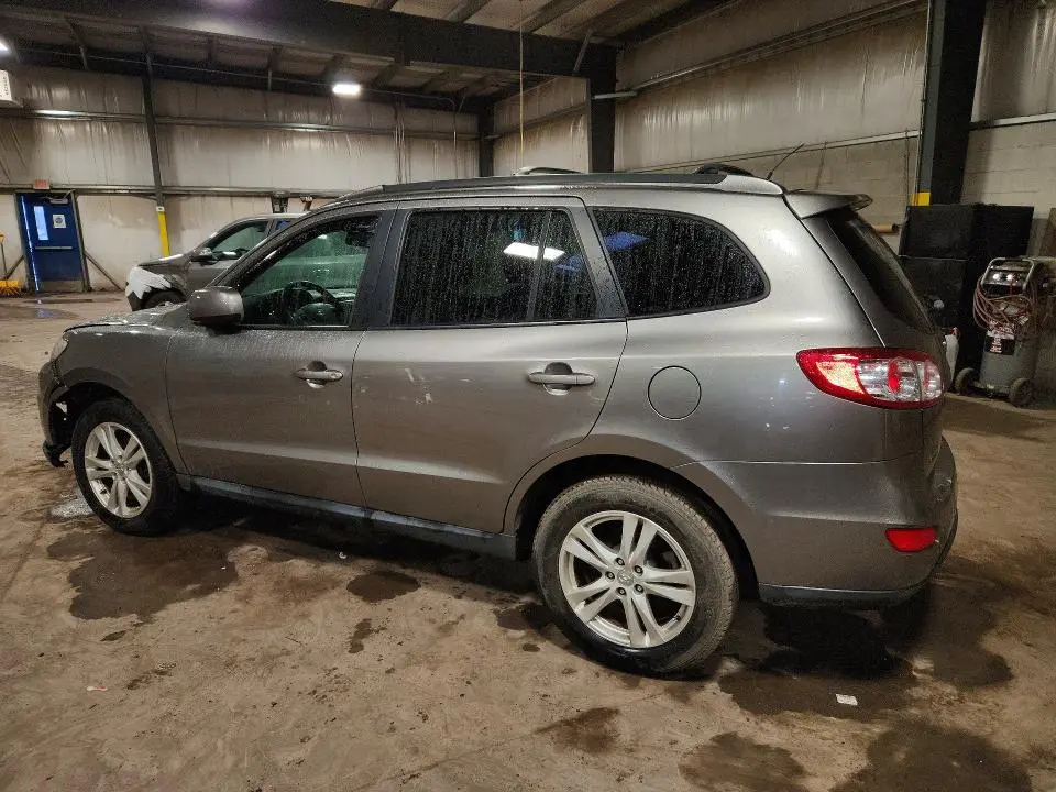 2011 HYUNDAI SANTA FE SE  