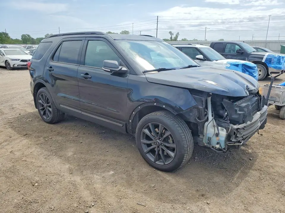 2017 FORD EXPLORER XLT  