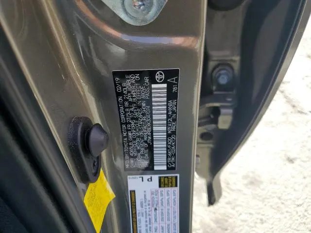 2019 TOYOTA COROLLA SE  