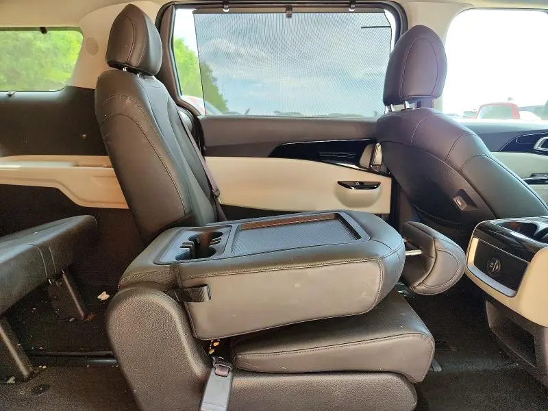 2024 KIA CARNIVAL EX  
