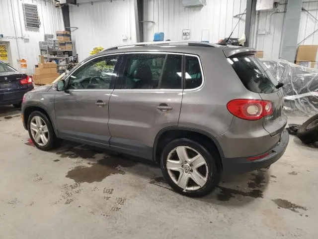 2010 VOLKSWAGEN TIGUAN SE  
