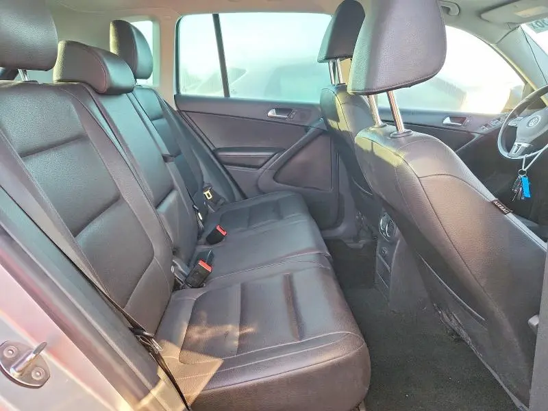 2016 VOLKSWAGEN TIGUAN S  