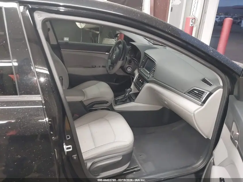 2018 HYUNDAI ELANTRA SE