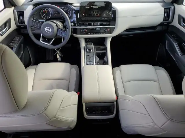 2025 NISSAN PATHFINDER SL  