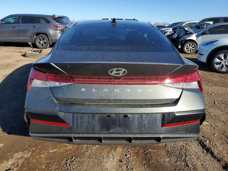 2024 HYUNDAI ELANTRA SEL  