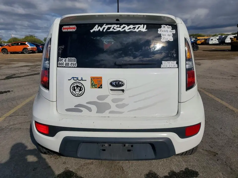 2011 KIA SOUL +  